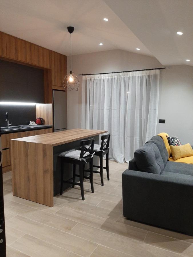 Lovely Guesthouse - 58M2 Mountain View Ioannina Bagian luar foto